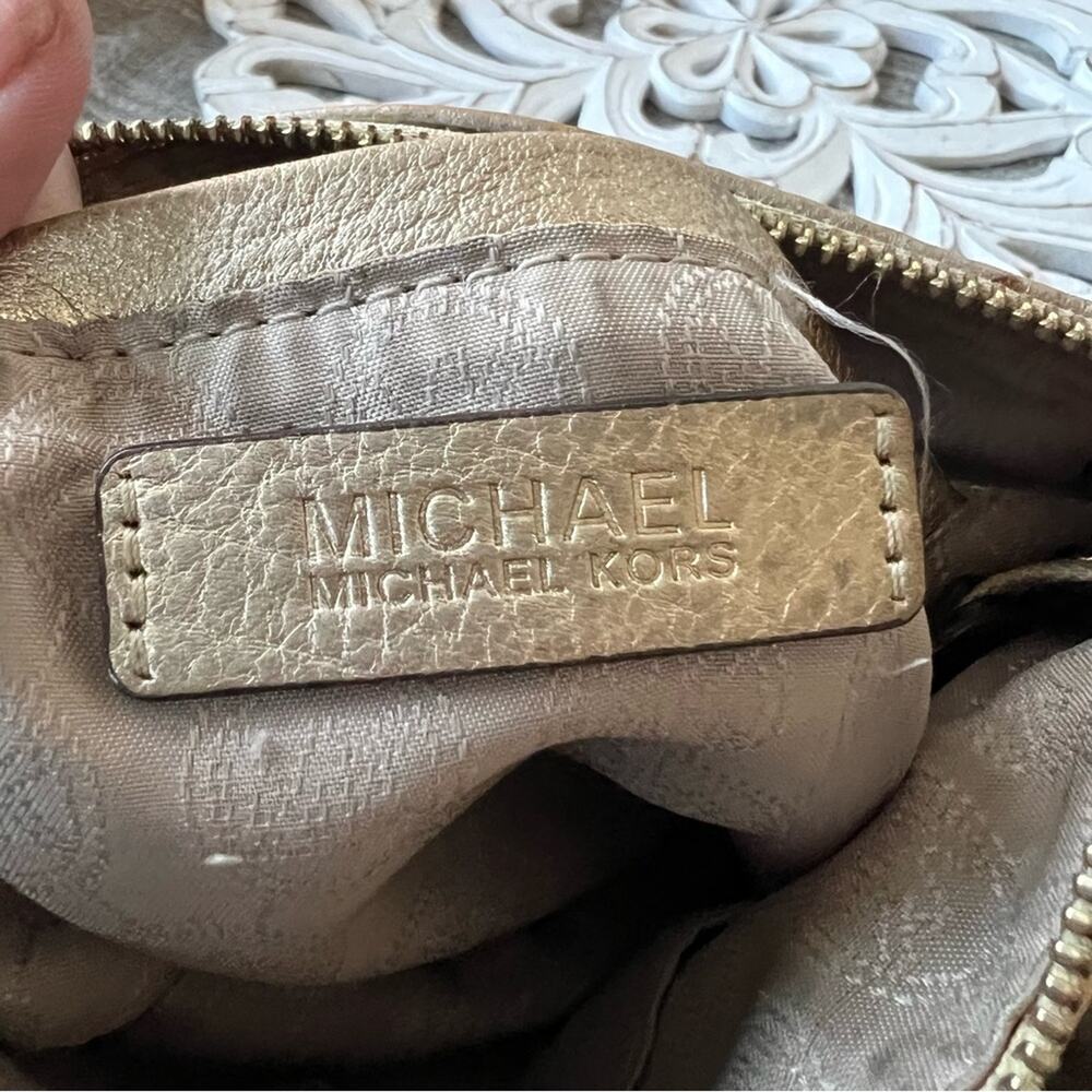 Michael Kors Leather Crossbody Purse Bag - Picture 2 of 11